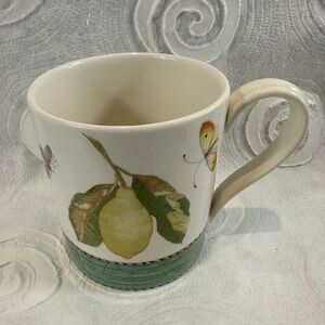 Wedgwood Sarah’s Garden Rare Cream and Green Lemon Mug